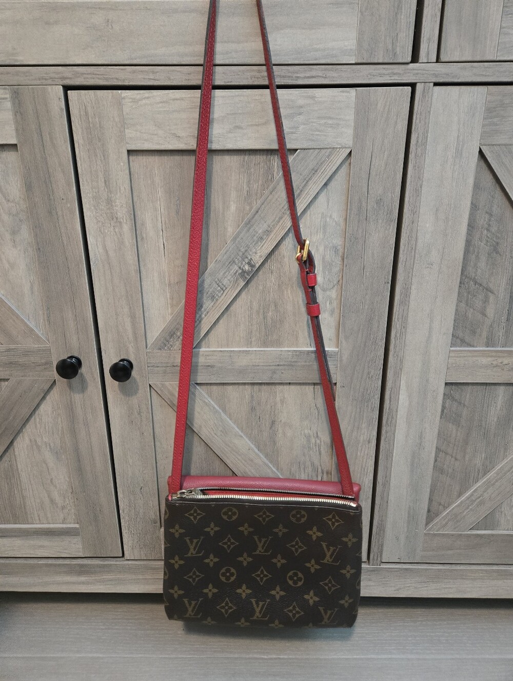 Louis Vuitton Twice Crossbody - Picture 3 of 16